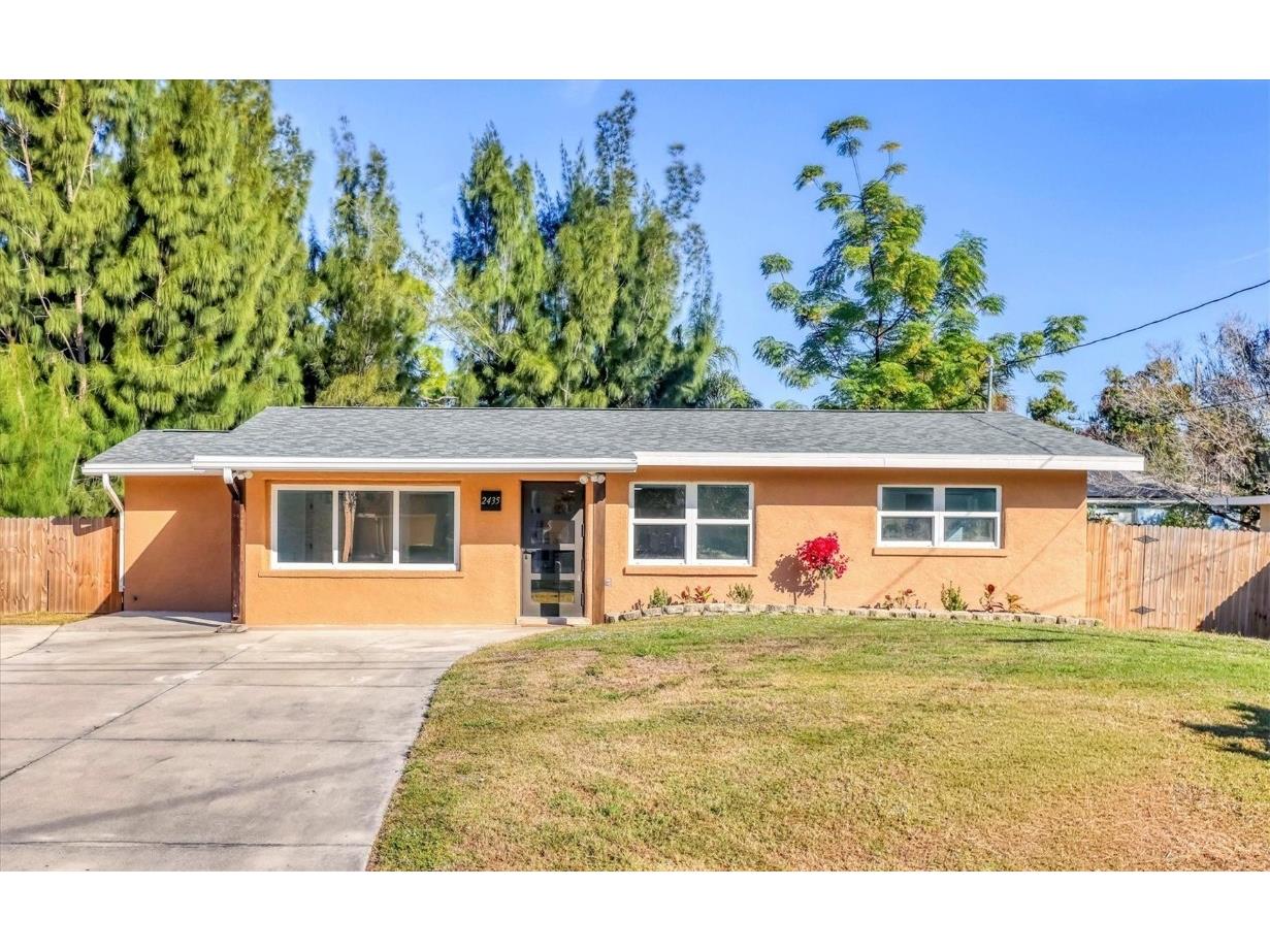 2435 Eugene Street Sarasota FL 34231 A4676302 image36