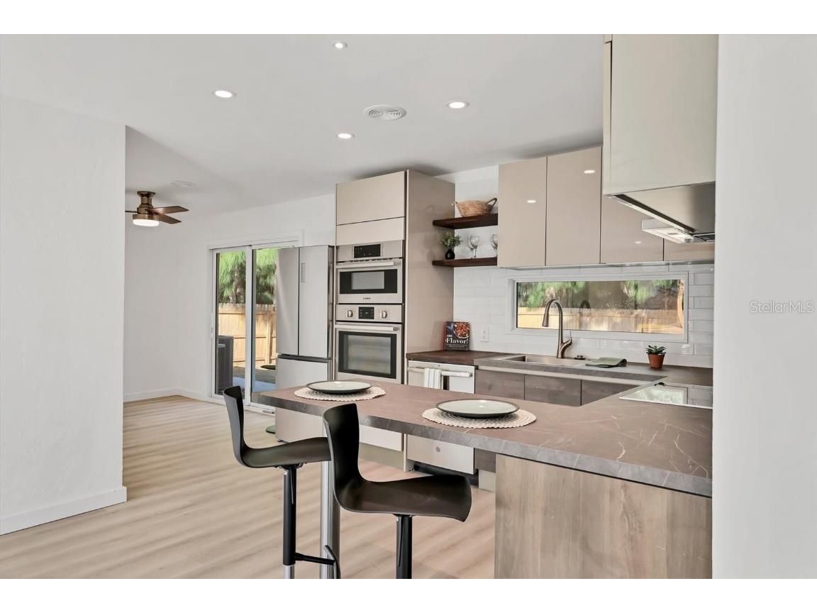 2435 Eugene Street Sarasota FL 34231 A4676302 image5