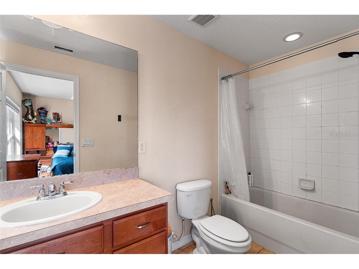 2435 Lexington Oak Drive Brandon FL 33511 TB8441196 image36