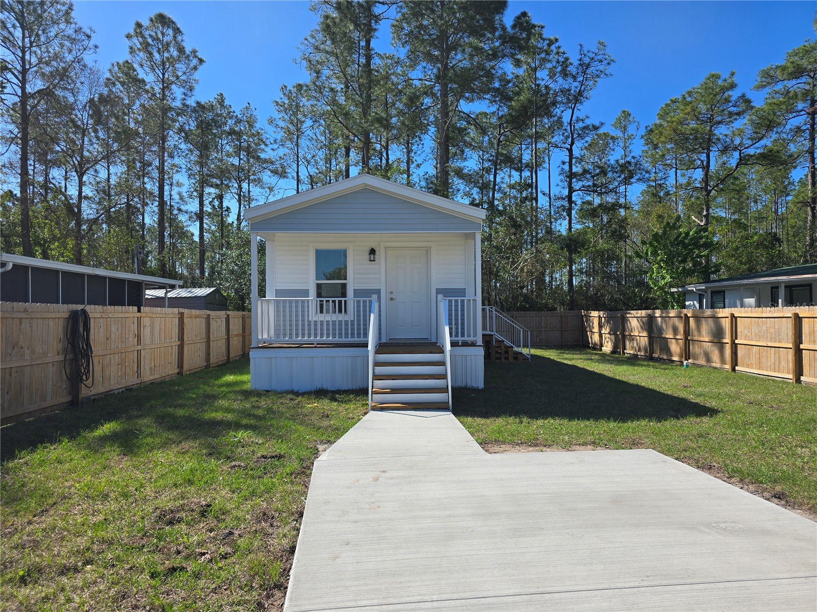 24350 Maxwell Street Astor FL 32102 R4909609 image1