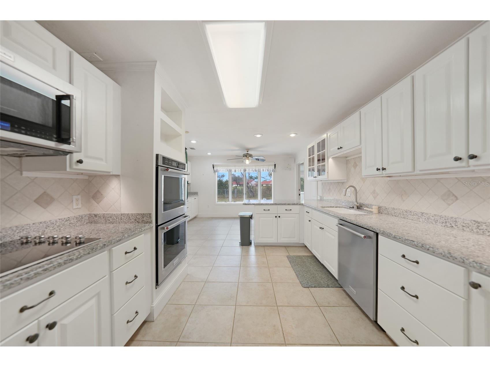 24358 SW Kingsway Circle Lake Suzy FL 34269 C7519813 image3