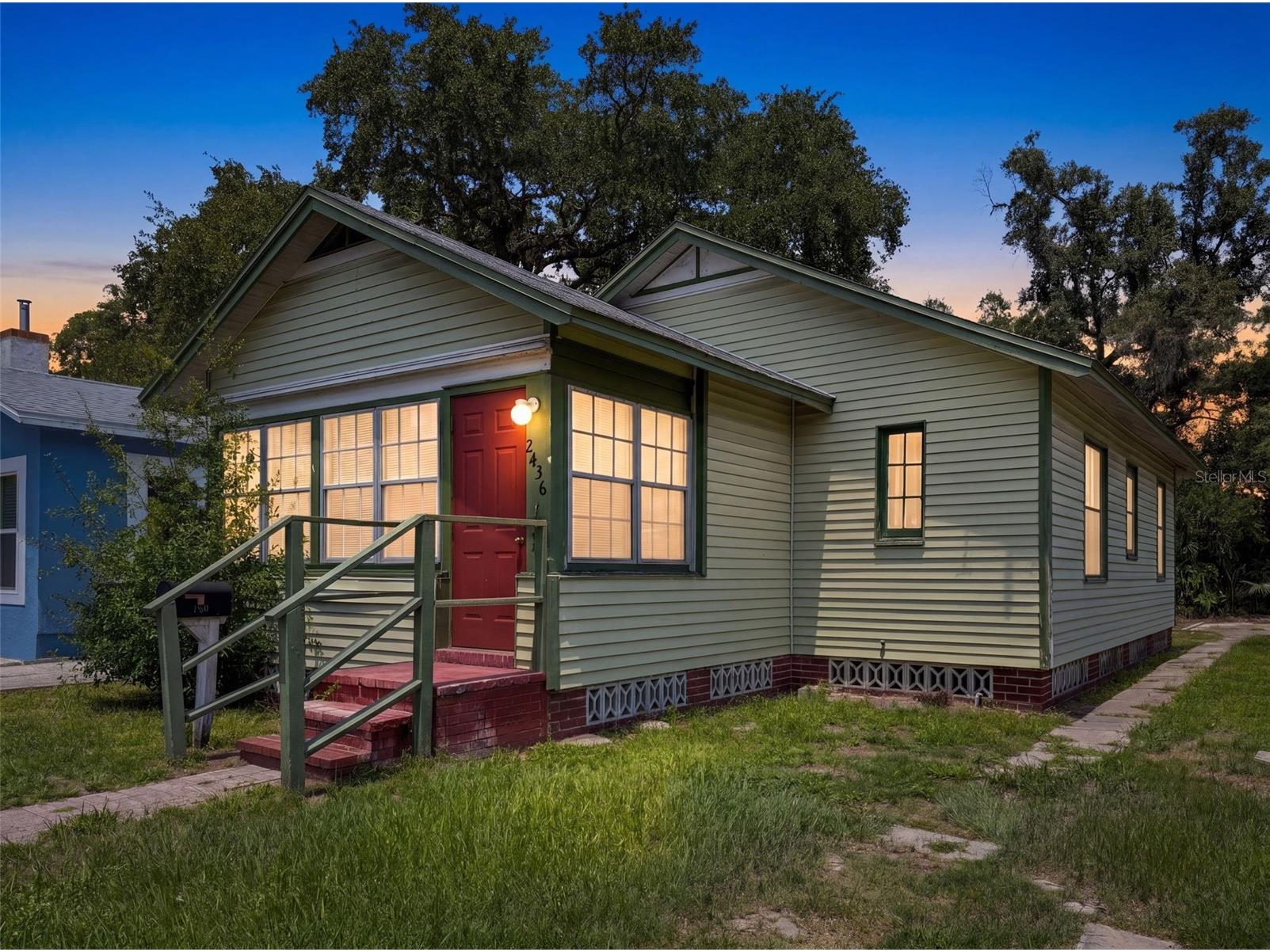 2436 10th Street S Saint Petersburg FL 33705 L4962537 image1