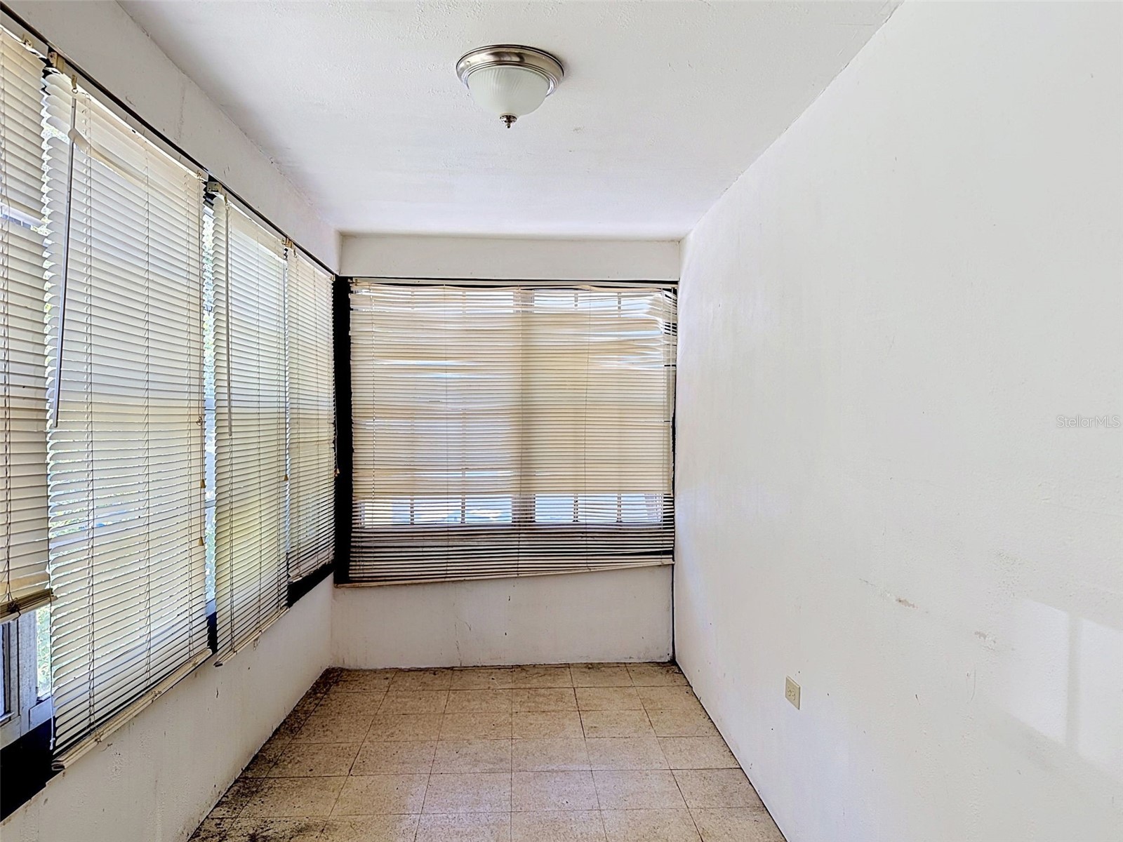 2436 10th Street S Saint Petersburg FL 33705 L4962537 image10