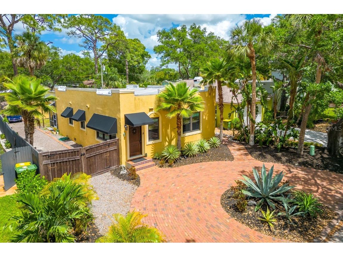 2437 Floyd Street Sarasota FL 34239 N6126292 image1