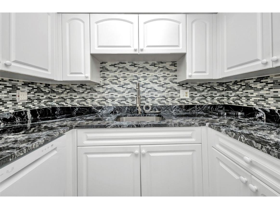 2437 Harbor Boulevard #114 Port Charlotte FL 33952 C7511485 image18