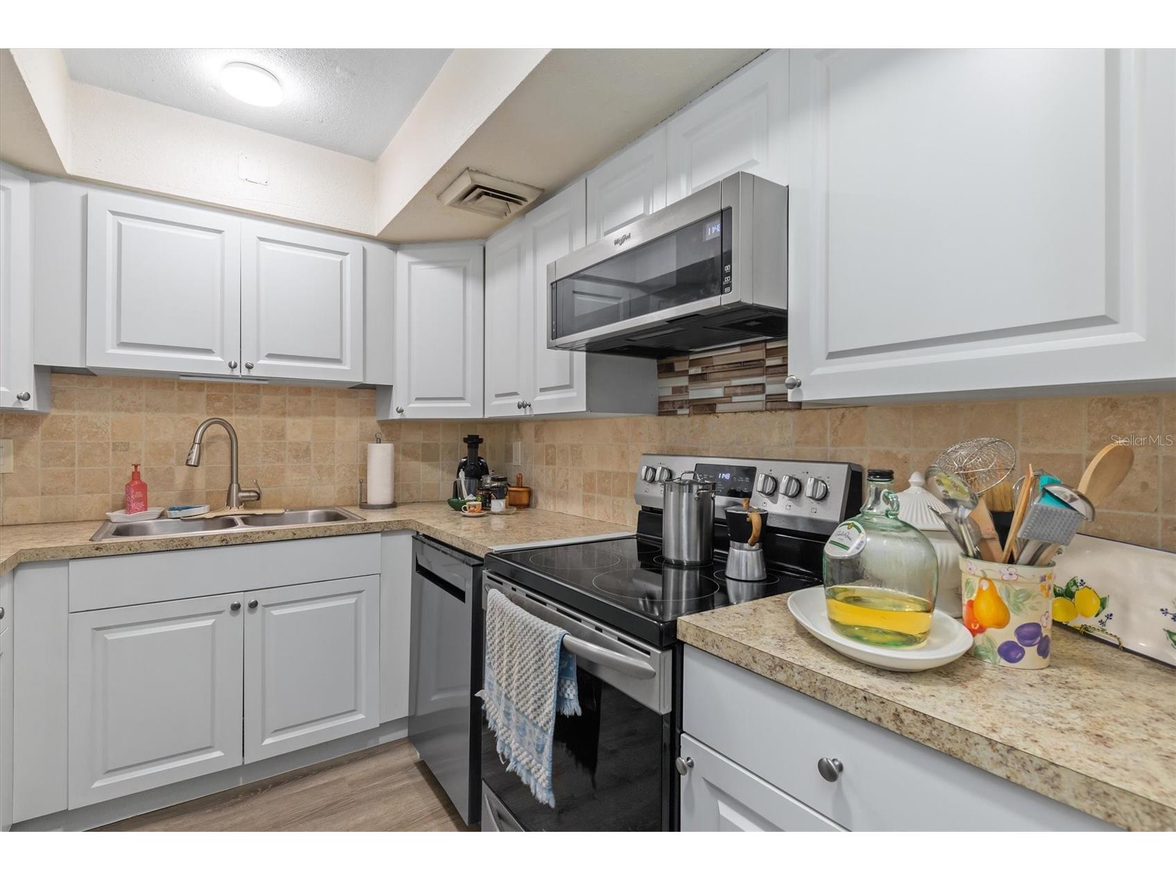 2437 Harbor Boulevard #204 Port Charlotte FL 33952 A4687620 image9