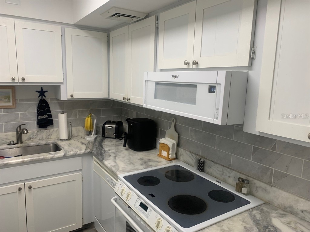 2437 Harbor Boulevard #215 Port Charlotte FL 33952 C7516033 image11