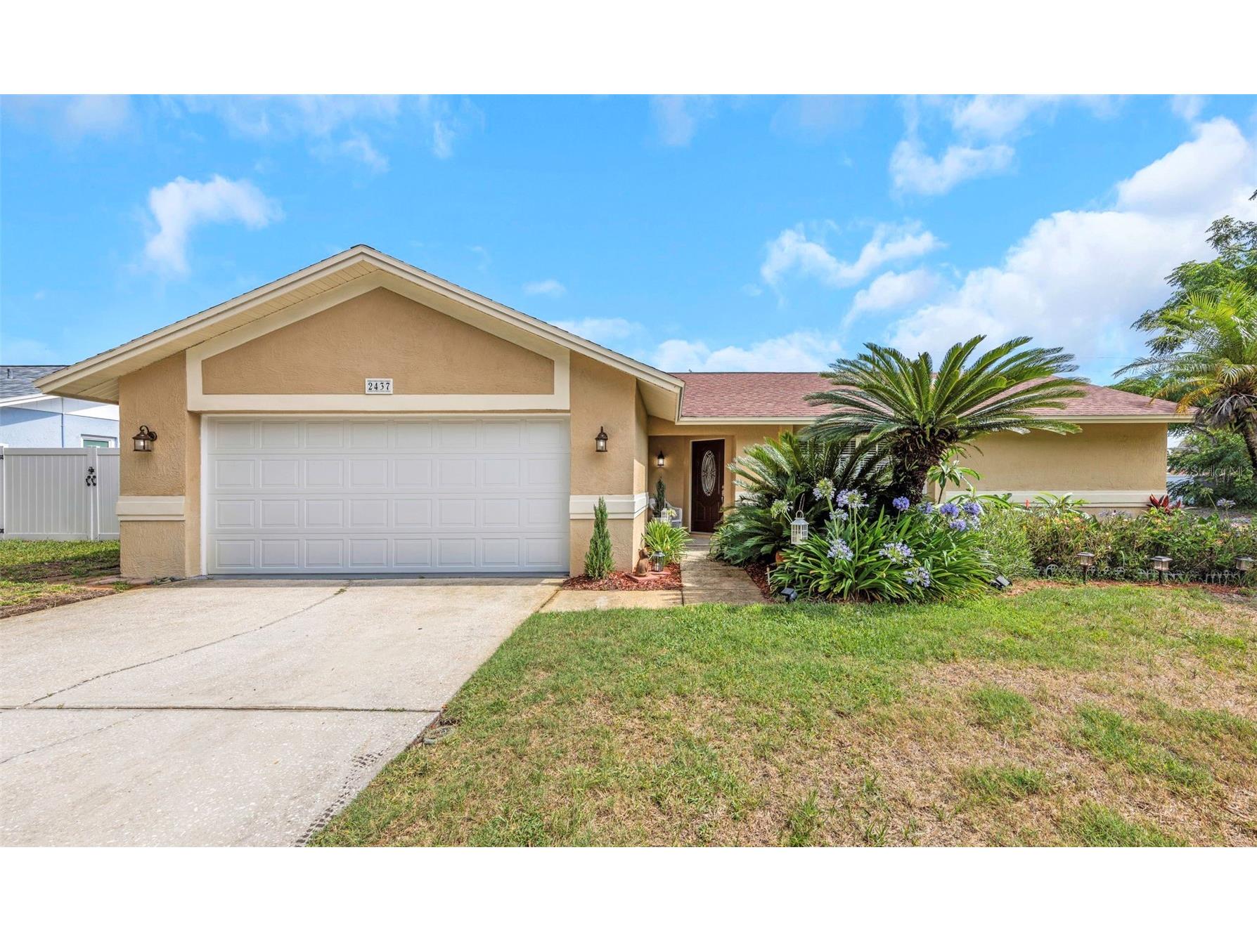2437 Hawk Avenue Palm Harbor FL 34683 W7886760 image1