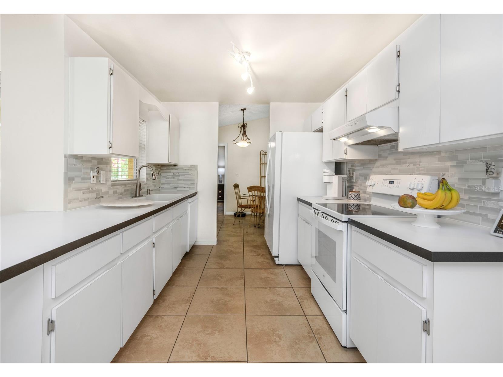 2437 Hawk Avenue Palm Harbor FL 34683 W7886760 image10