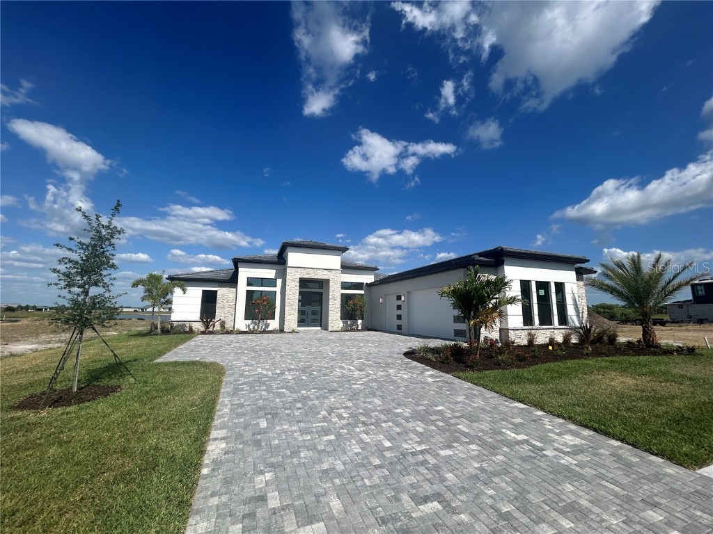 2437 Waterfront Circle Sarasota FL 34240 J989551 image1