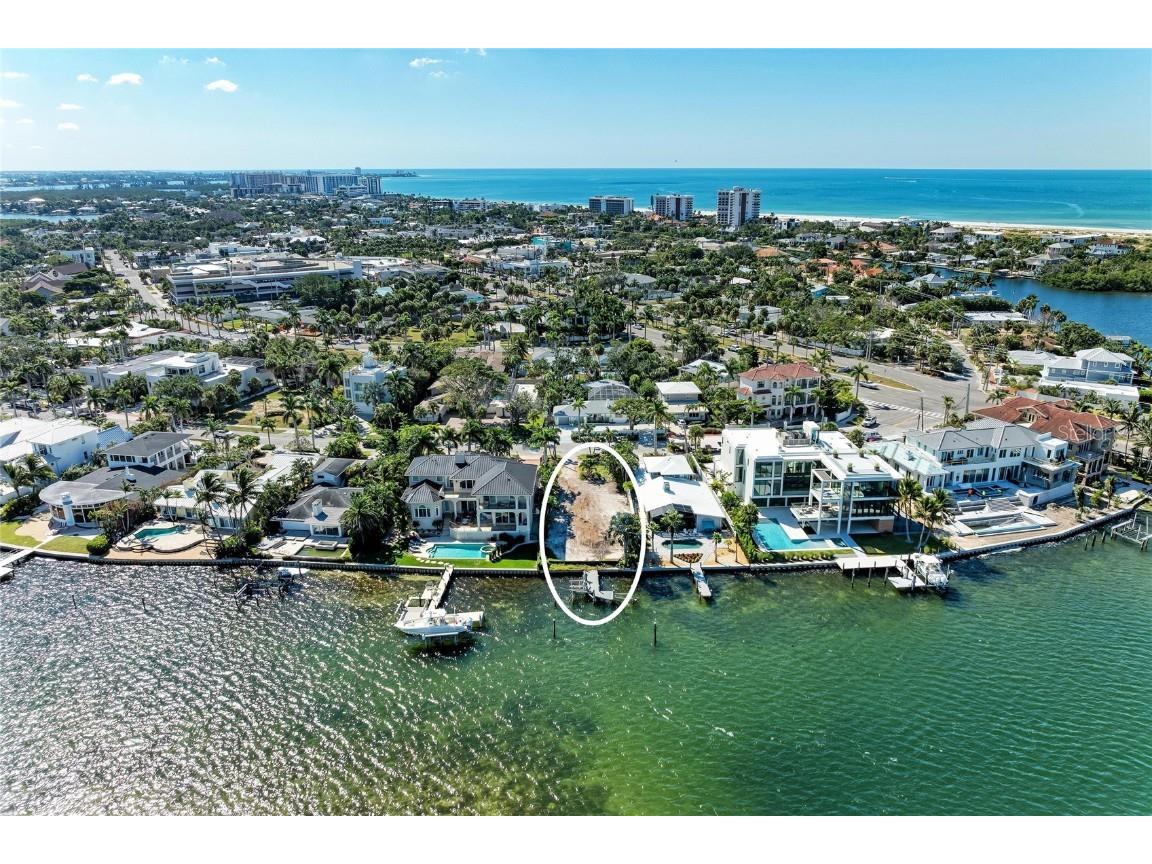 244 N Washington Drive Sarasota FL 34236 A4668323 image1