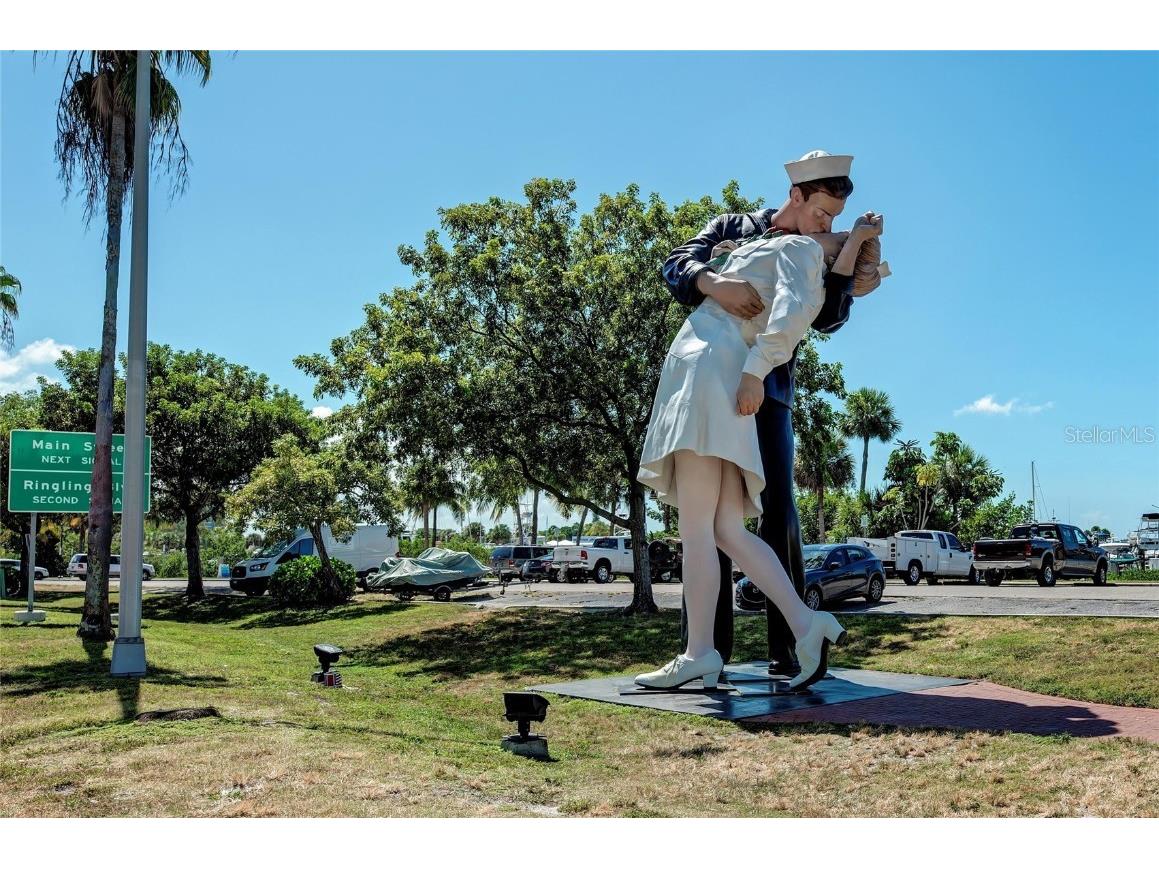 244 N Washington Drive Sarasota FL 34236 A4668323 image33