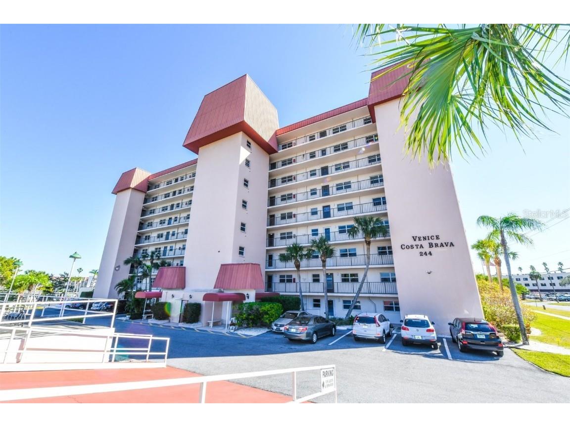 244 Saint Augustine Avenue #401 Venice FL 34285 A4526236 image1