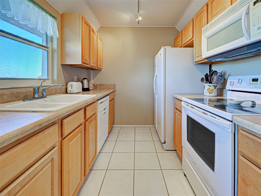 244 Saint Augustine Avenue #503 Venice FL 34285 N6141000 image7