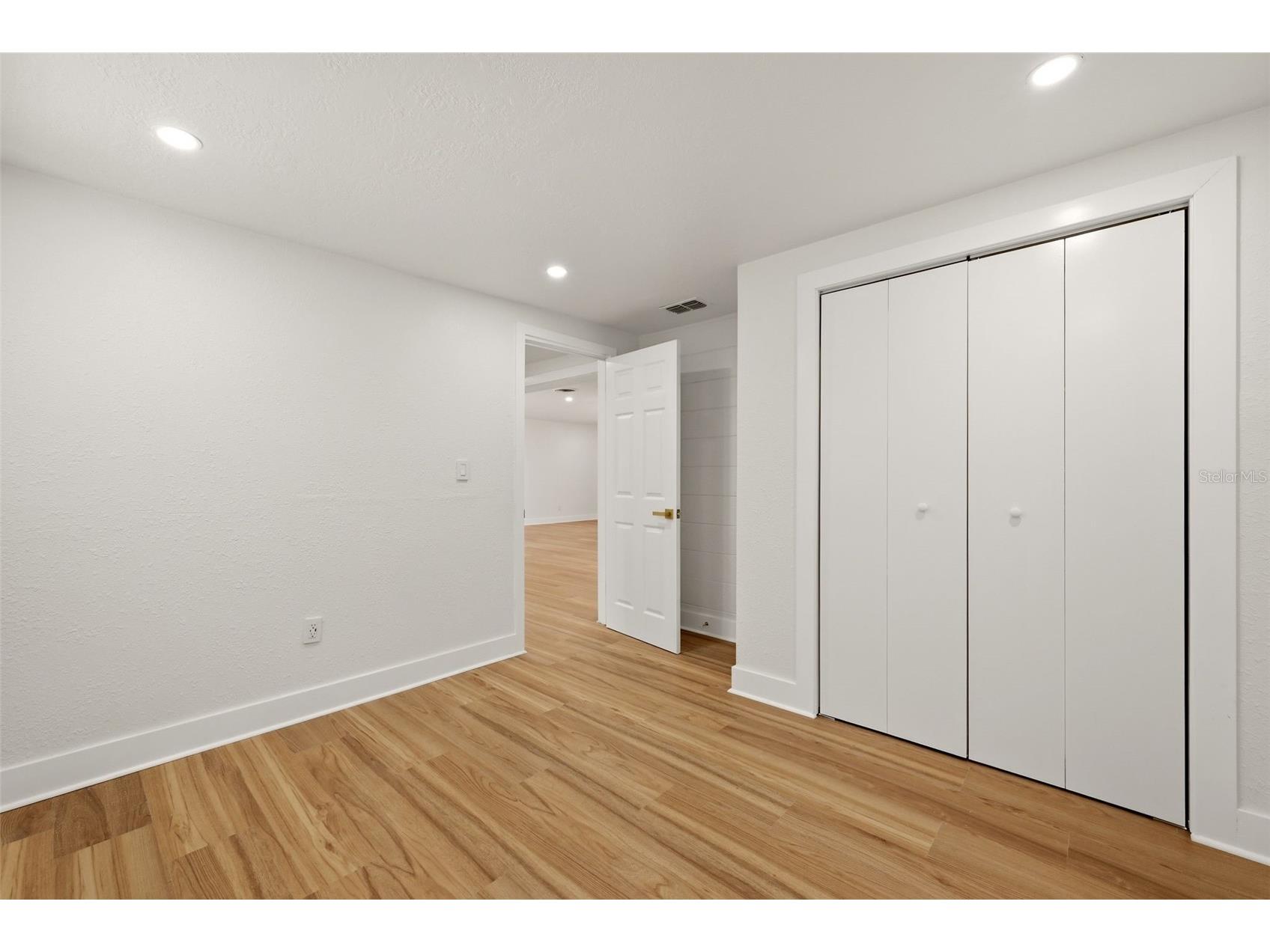 2440 66th Avenue S Saint Petersburg FL 33712 TB8510617 image12