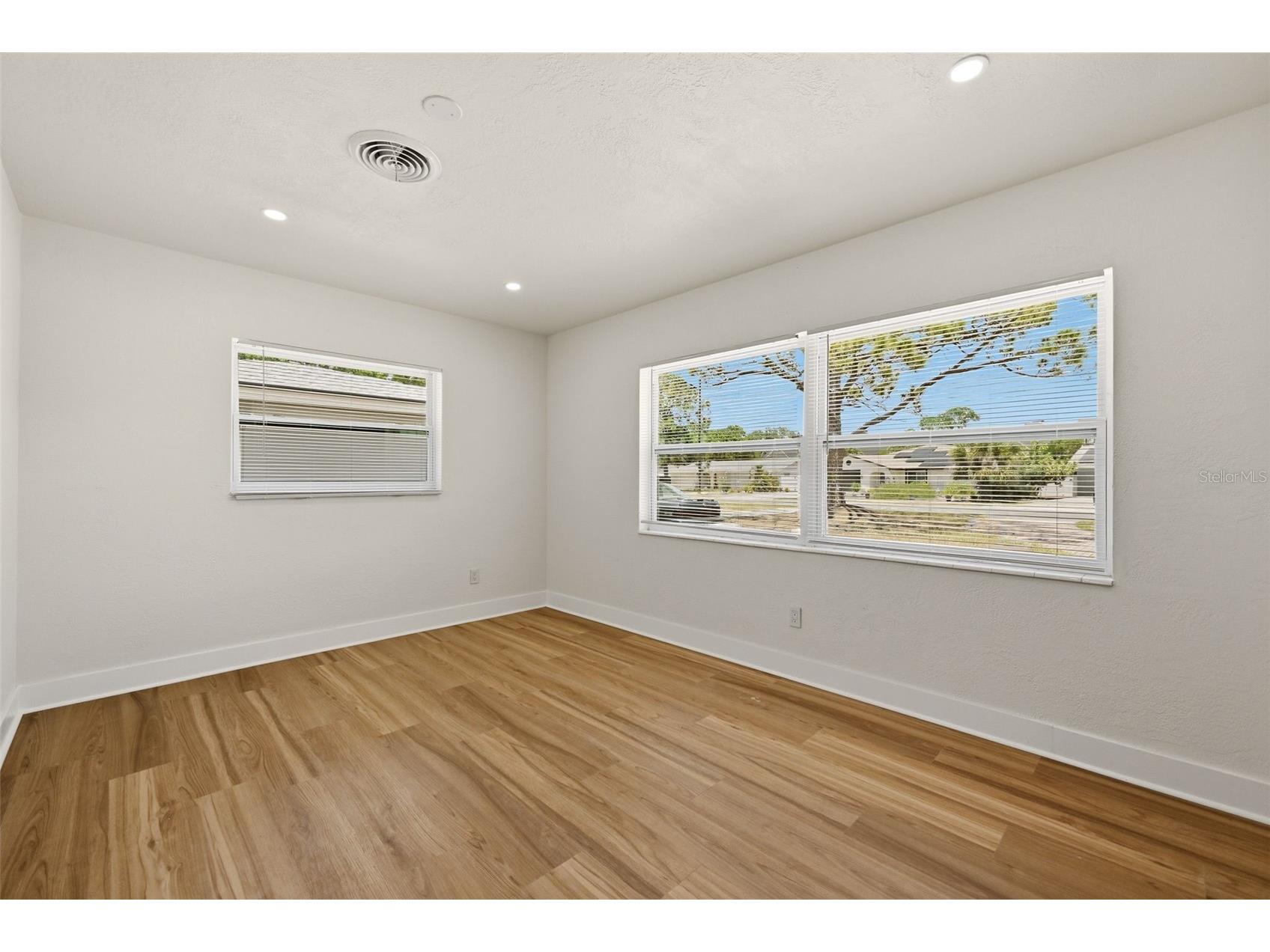 2440 66th Avenue S Saint Petersburg FL 33712 TB8510617 image16