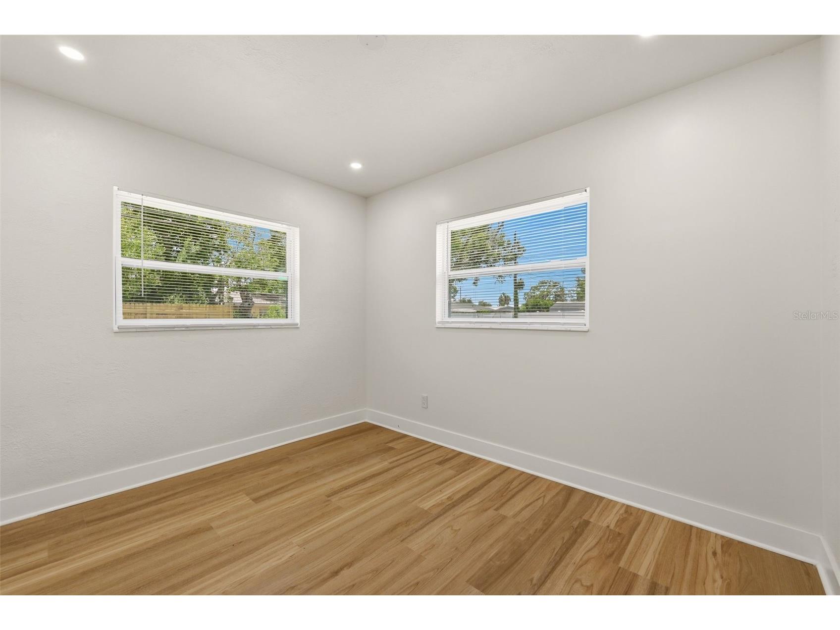 2440 66th Avenue S Saint Petersburg FL 33712 TB8510617 image20