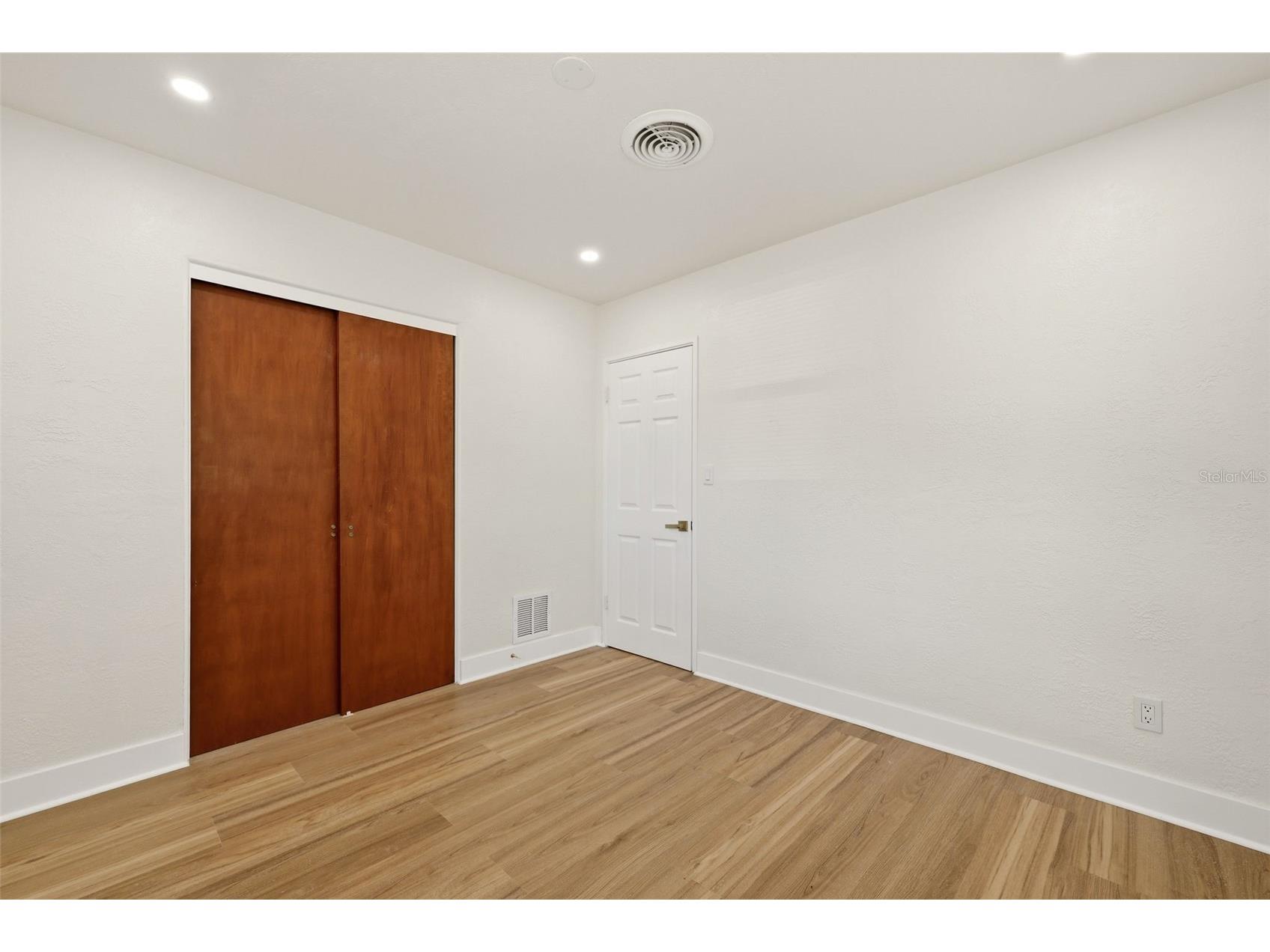 2440 66th Avenue S Saint Petersburg FL 33712 TB8510617 image21