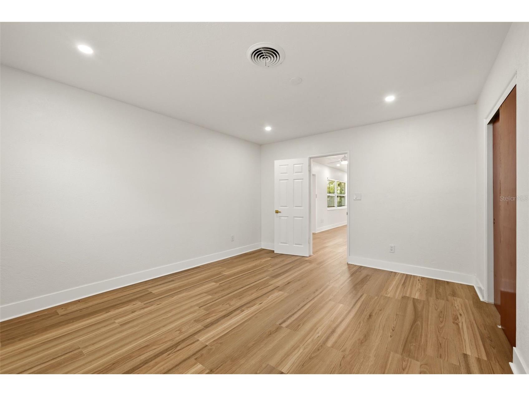 2440 66th Avenue S Saint Petersburg FL 33712 TB8510617 image8