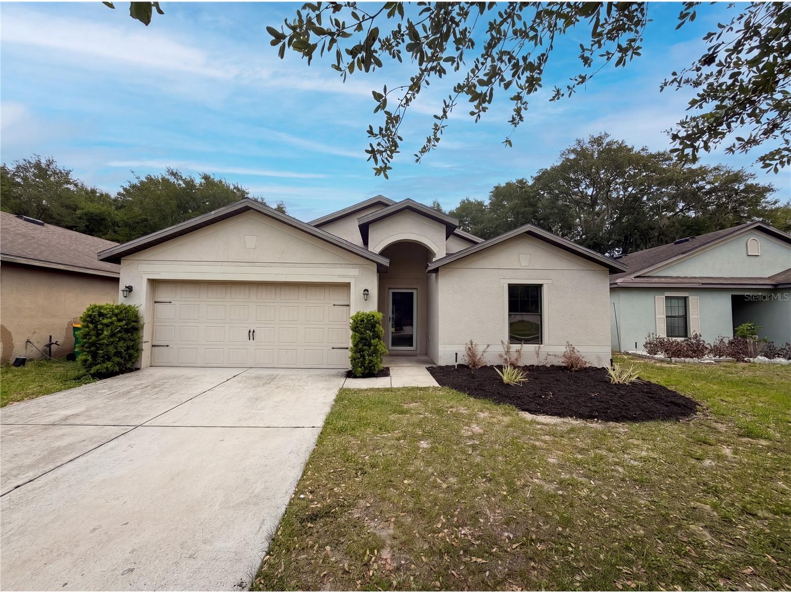 2440 Bracknell Forest Trail Tavares FL 32778 O6401822 image1