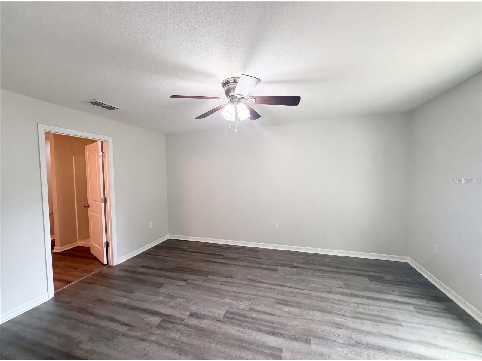 2440 Bracknell Forest Trail Tavares FL 32778 O6401822 image4
