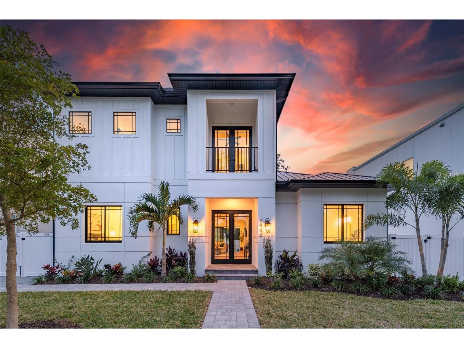 2440 Floyd Street Sarasota FL 34239 A4672664 image1