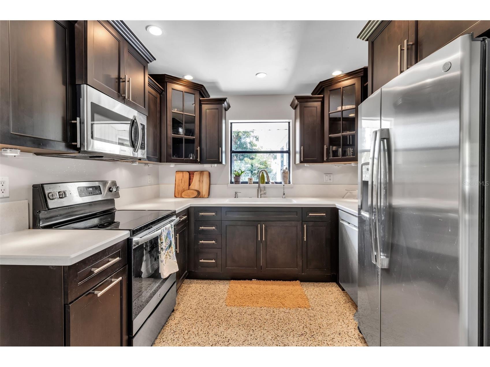 2440 Valencia Drive Sarasota FL 34239 A4690679 image11