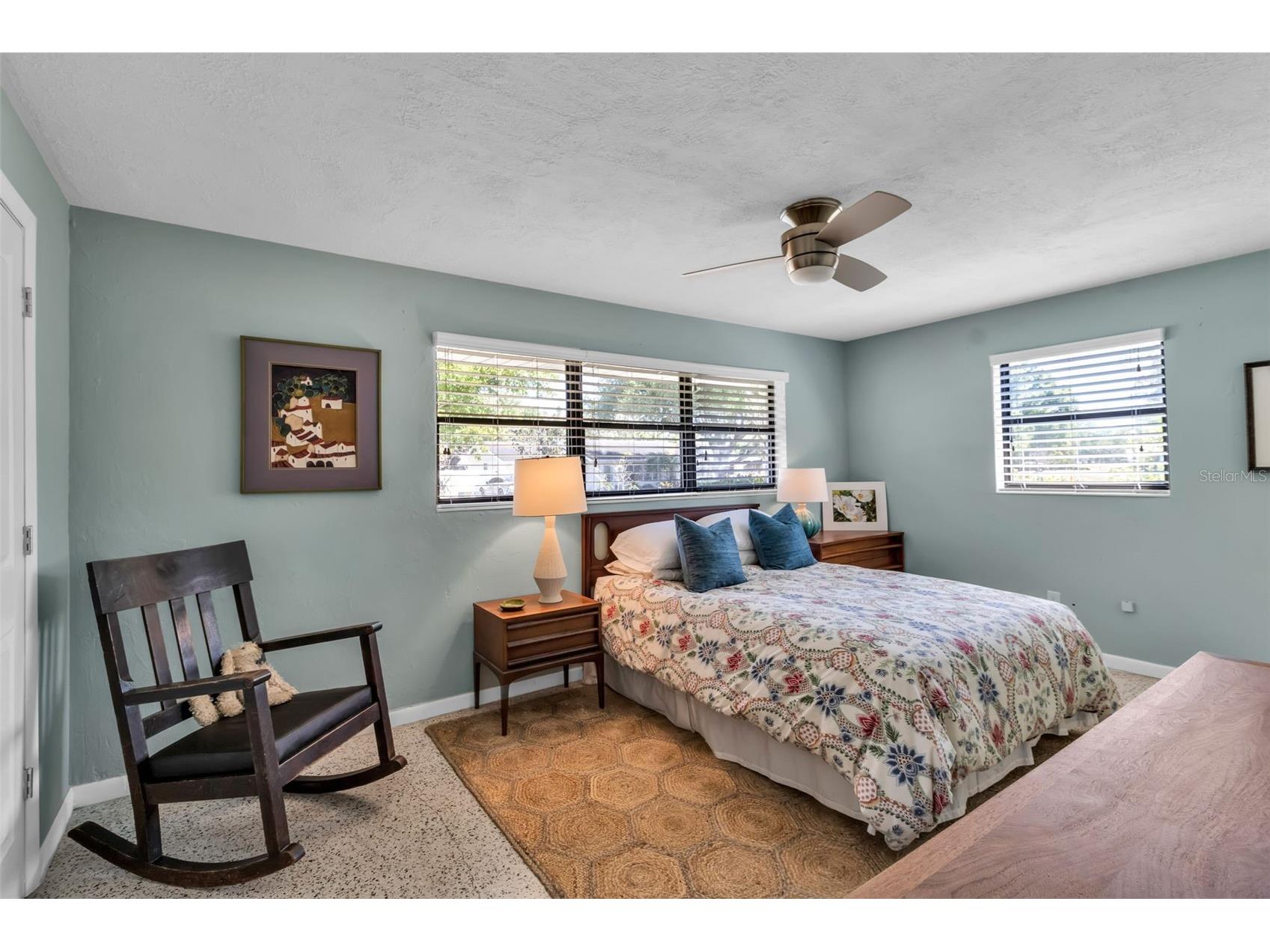 2440 Valencia Drive Sarasota FL 34239 A4690679 image15