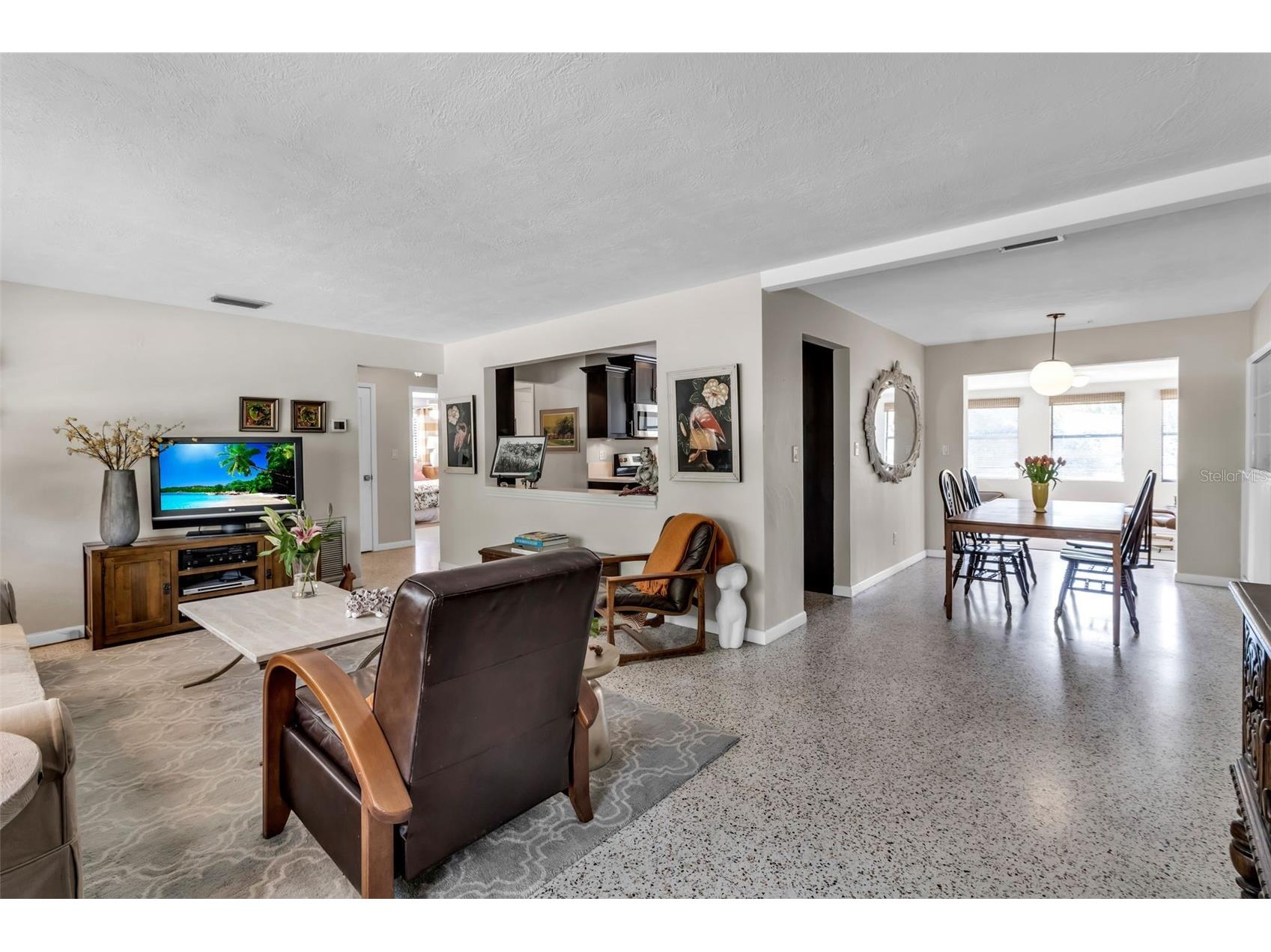 2440 Valencia Drive Sarasota FL 34239 A4690679 image8