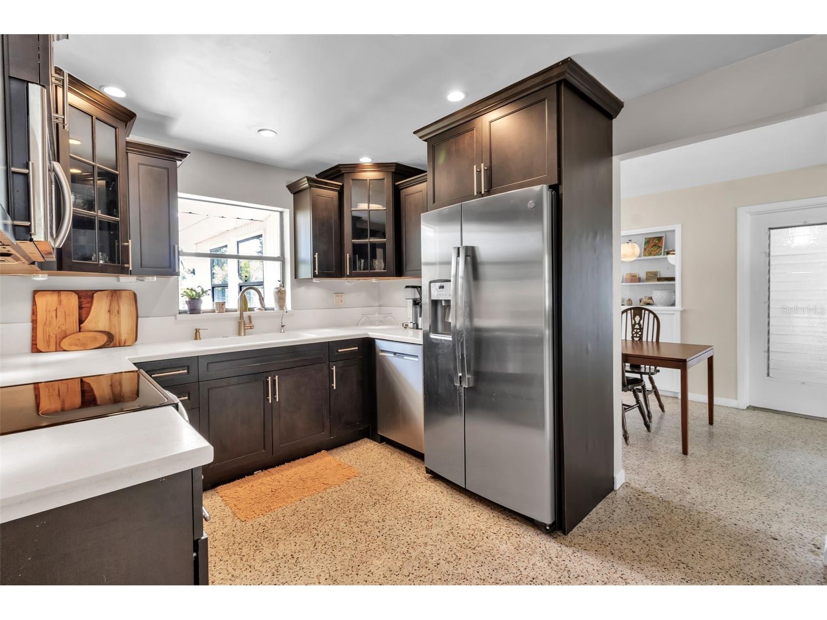 2440 Valencia Drive Sarasota FL 34239 A4690679 image9