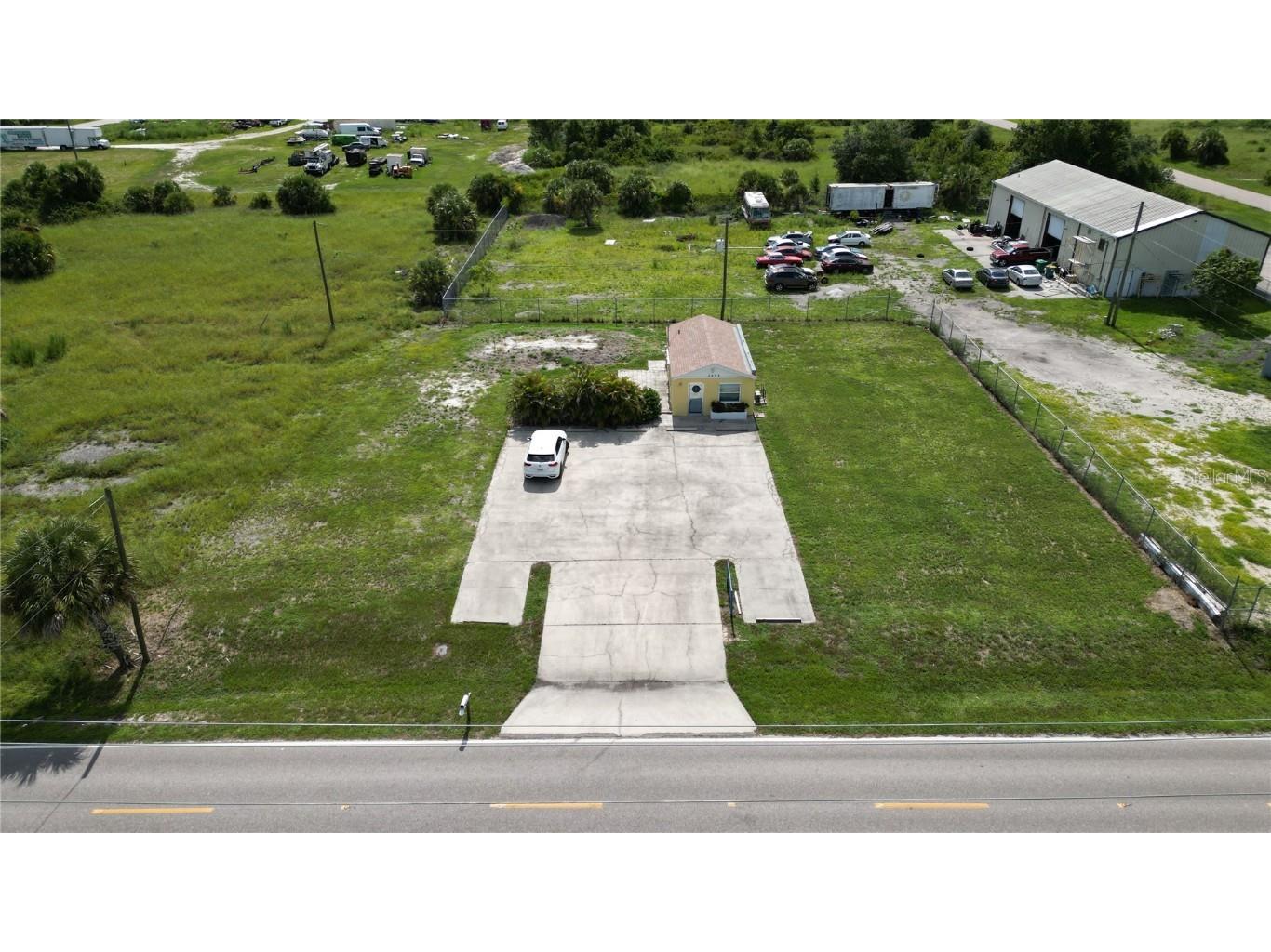 2441-2449 Broadpoint Drive Punta Gorda FL 33983 C7513028 image1