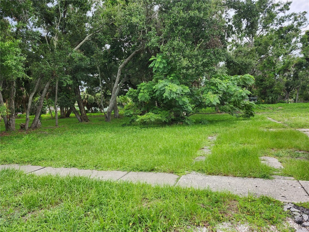 2441 Central Avenue Sarasota FL 34234 A4667689 image4