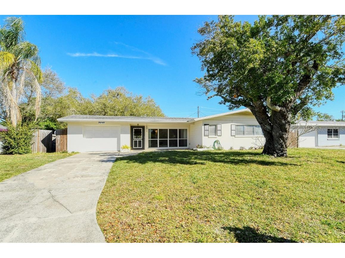2441 Foster Lane Sarasota FL 34239 A4600941 image1