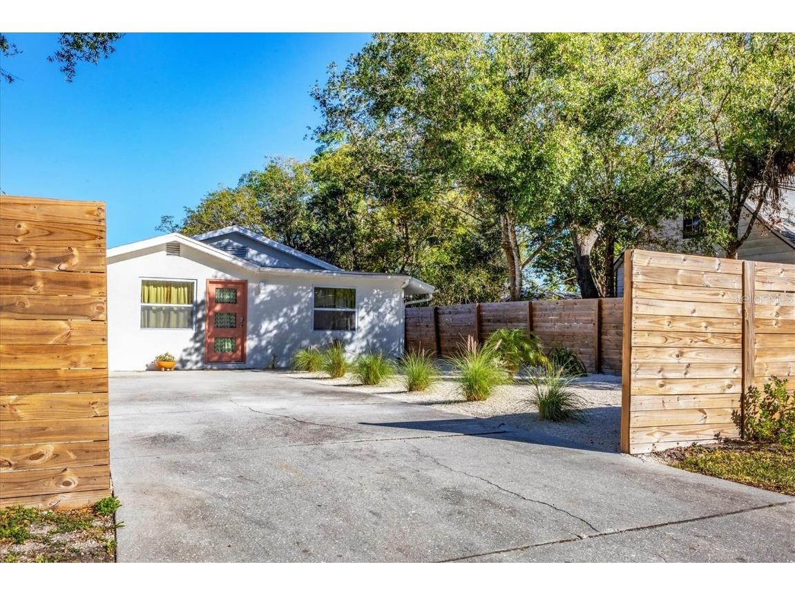 2441 Novus Street Sarasota FL 34237 A4561184 image17