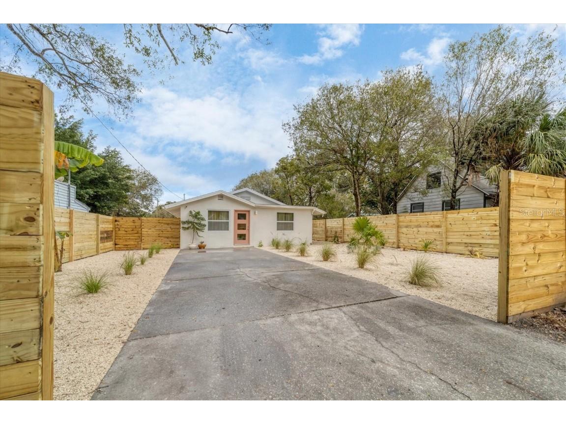 2441 Novus Street Sarasota FL 34237 A4561184 image3