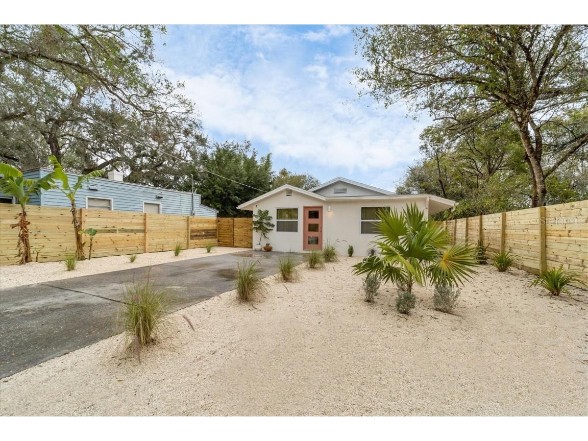 2441 Novus Street Sarasota FL 34237 A4561184 image4