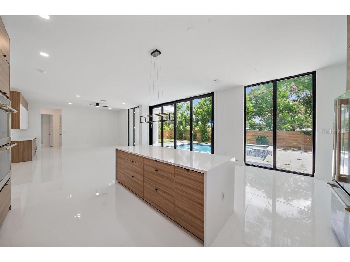 2441 Webber Street Sarasota FL 34239 A4662126 image10