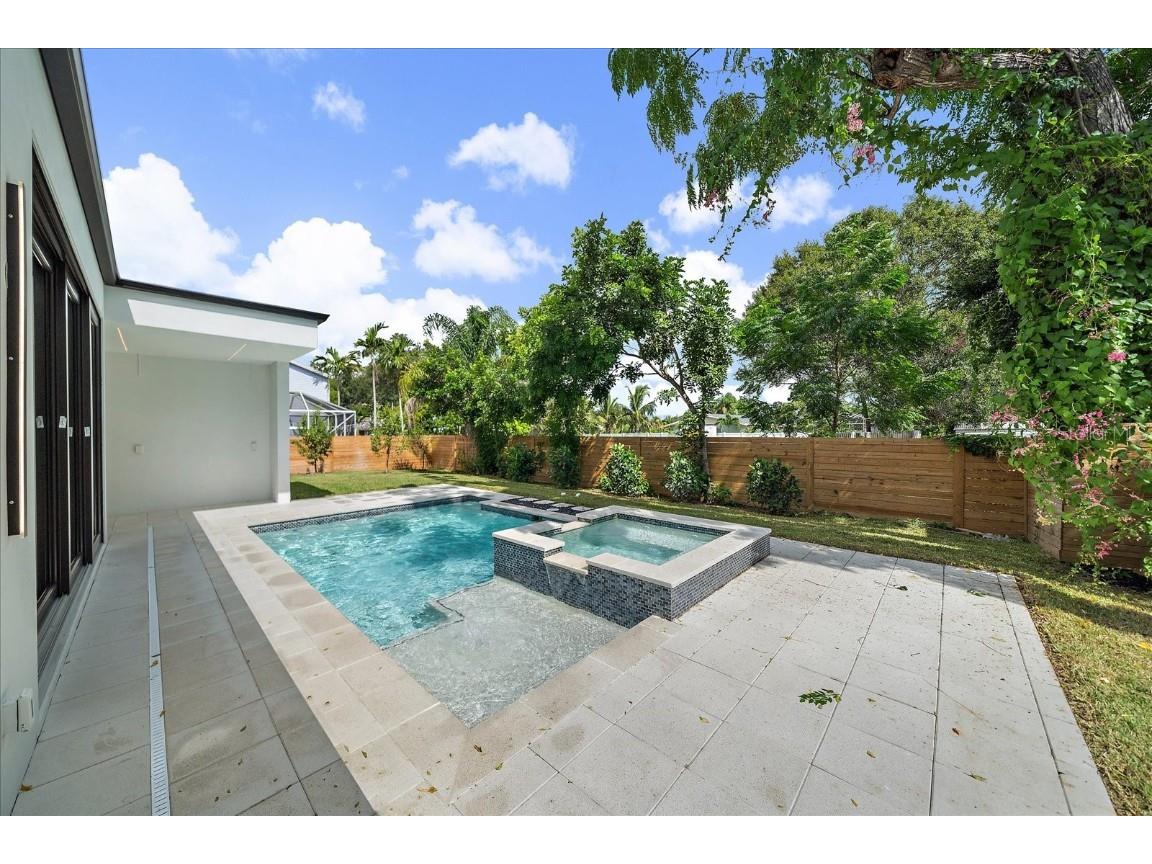 2441 Webber Street Sarasota FL 34239 A4662126 image15