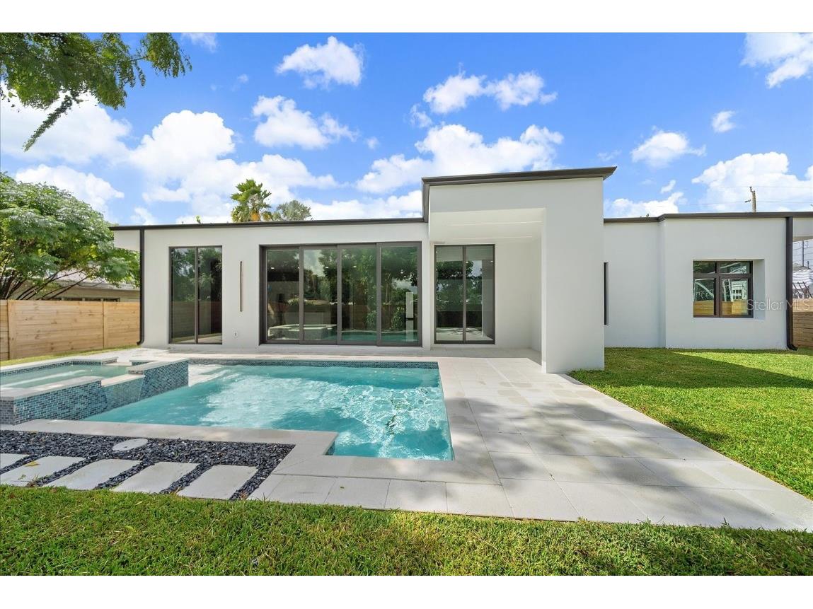 2441 Webber Street Sarasota FL 34239 A4662126 image2