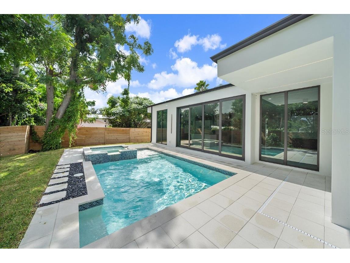 2441 Webber Street Sarasota FL 34239 A4662126 image32