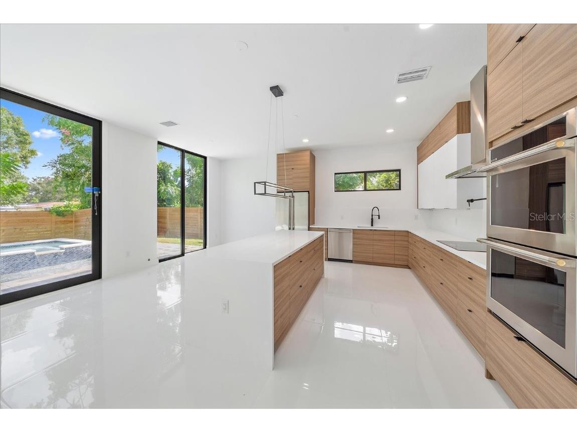 2441 Webber Street Sarasota FL 34239 A4662126 image6