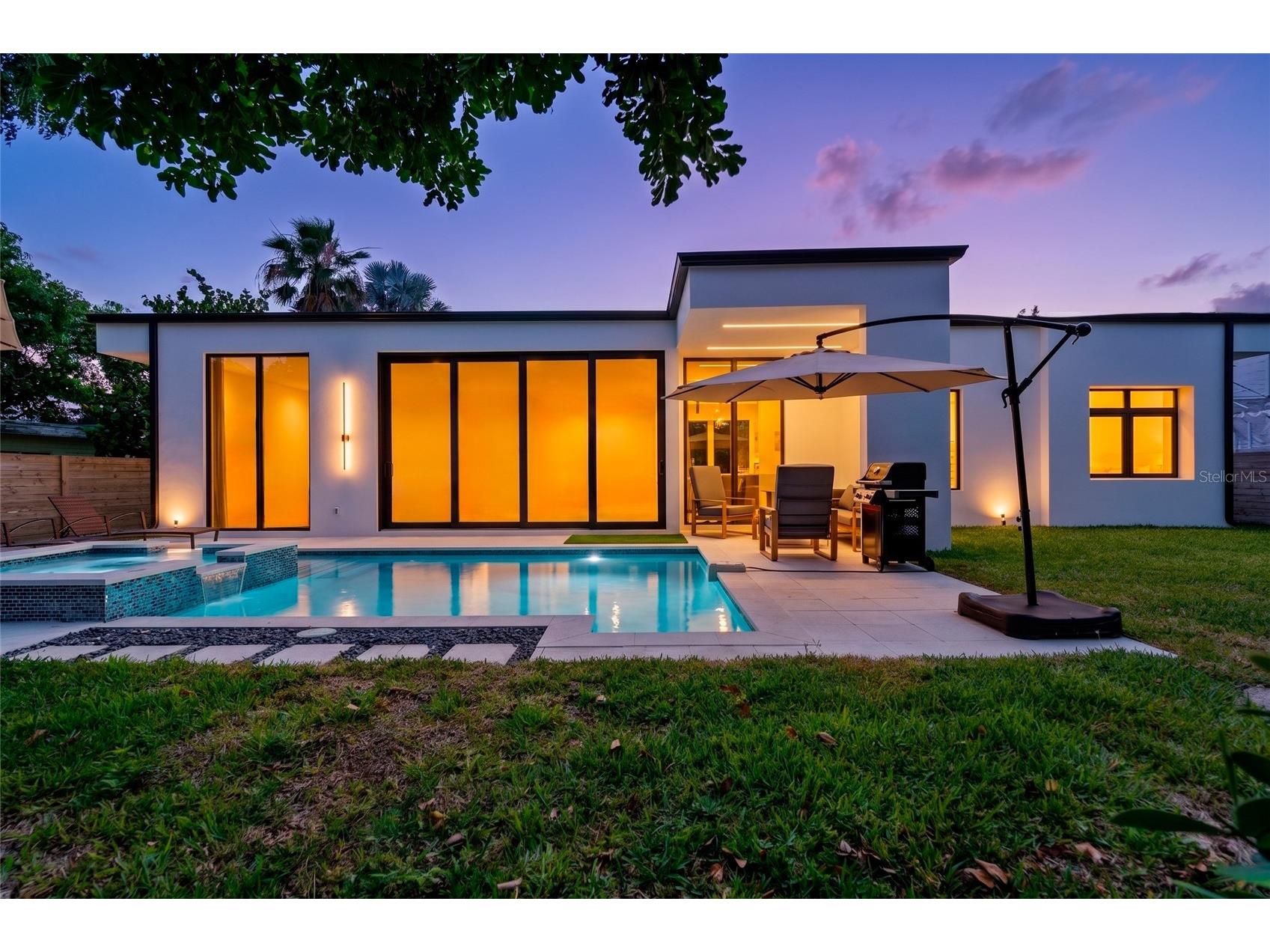 2441 Webber Street Sarasota FL 34239 S5145822 image2