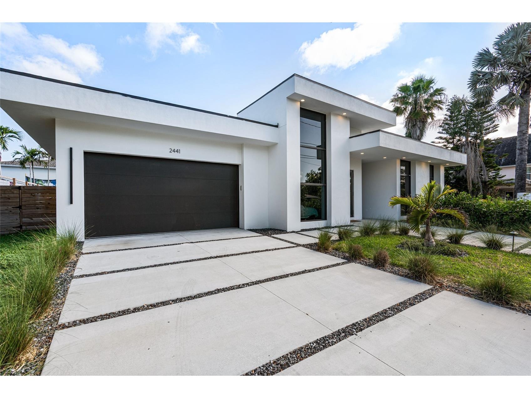 2441 Webber Street Sarasota FL 34239 S5149848 image2