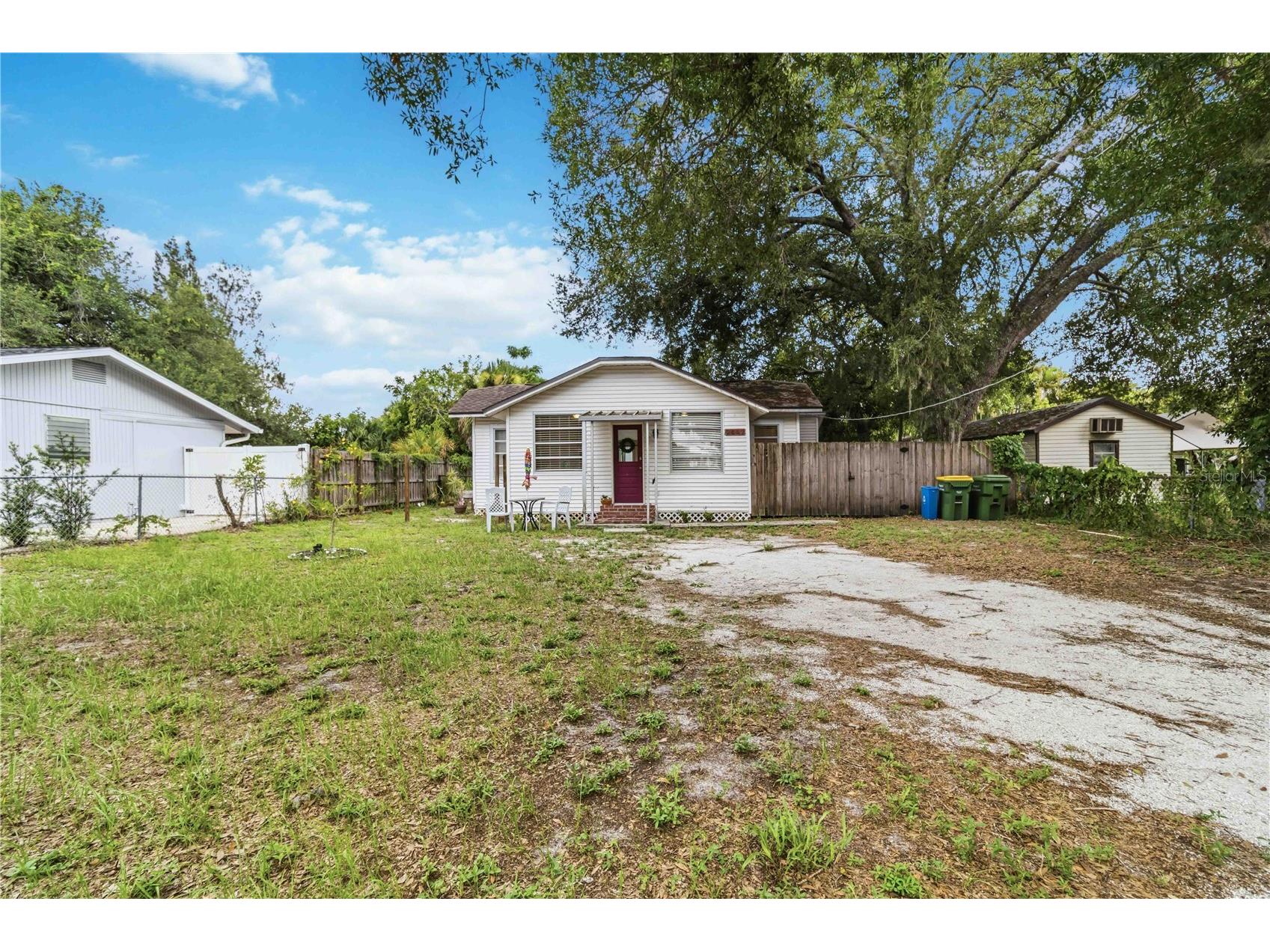 2442 Novus Street Sarasota FL 34237 A4700064 image3