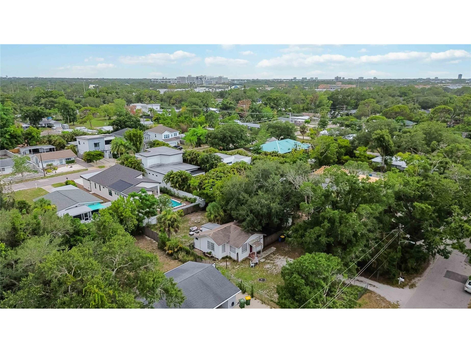 2442 Novus Street Sarasota FL 34237 A4700064 image34