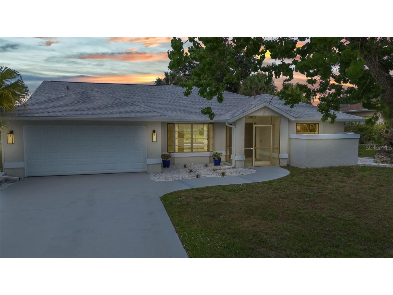 2442 Rio De Janeiro Avenue Punta Gorda FL 33983 C7510308 image1