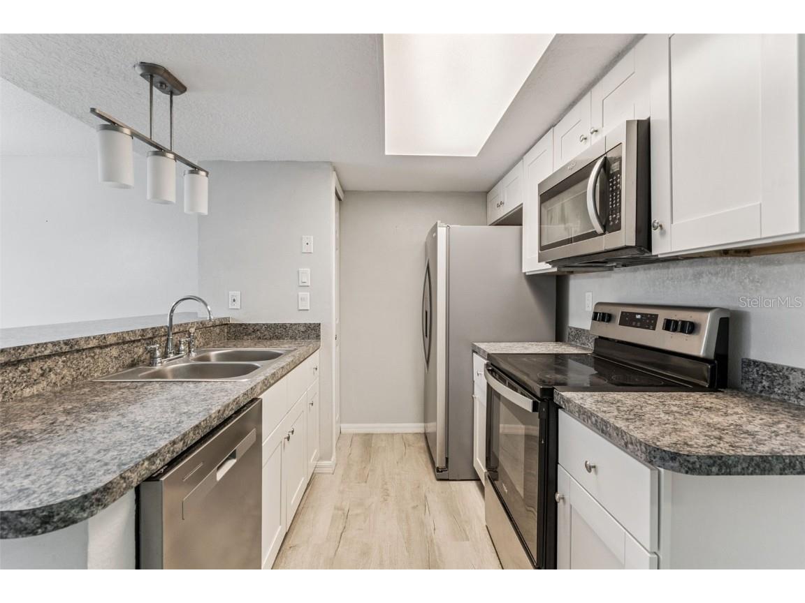 2442 Sweetwater Club Circle #41 Kissimmee FL 34746 O6350120 image14