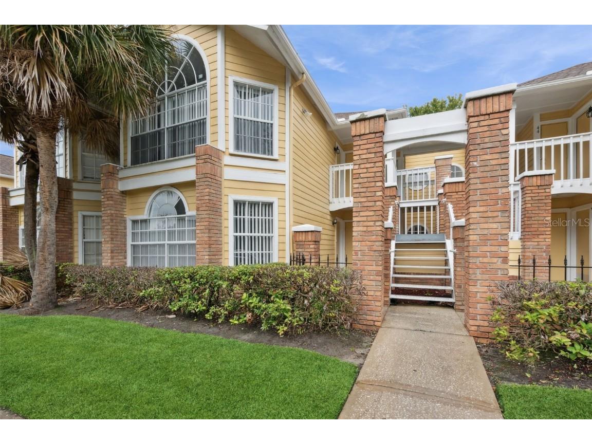 2442 Sweetwater Club Circle #41 Kissimmee FL 34746 O6350120 image3