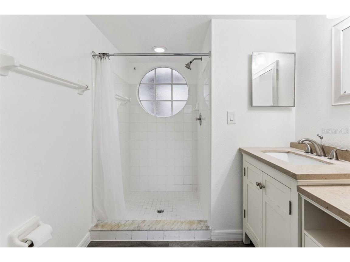 2442 Sweetwater Club Circle #41 Kissimmee FL 34746 O6350120 image7