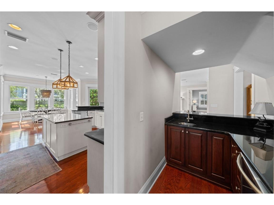 2442 W Prospect Road Tampa FL 33629 TB8413753 image10